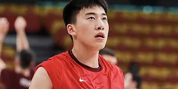 云开体育网址-博主：王俊杰依然是中国男篮4号位无代餐，今晚手感差点意思